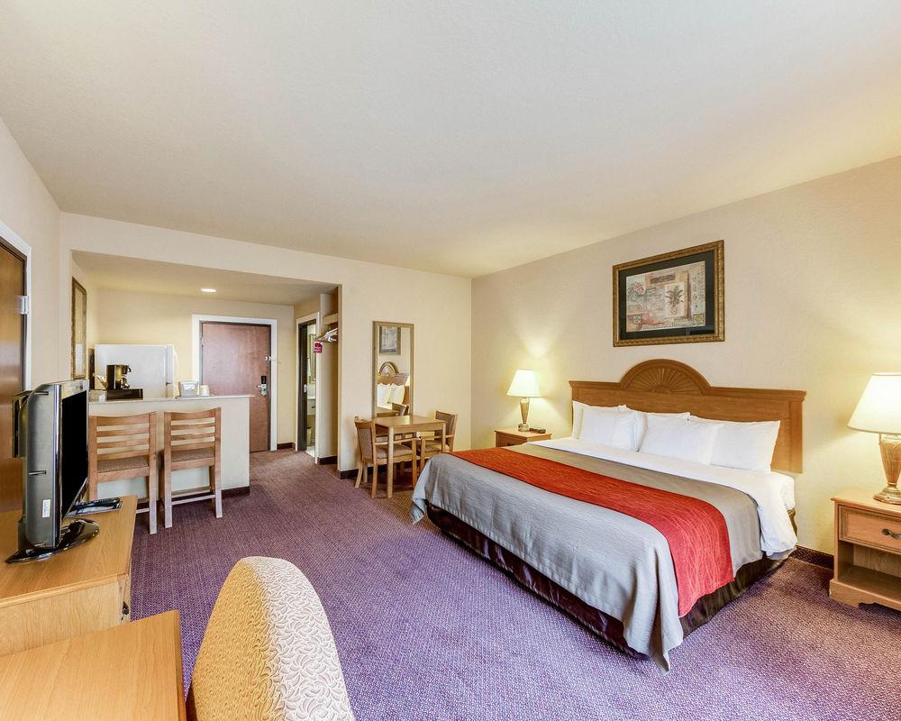 Comfort Inn & Suites And Suites Fredericksburg Bagian luar foto
