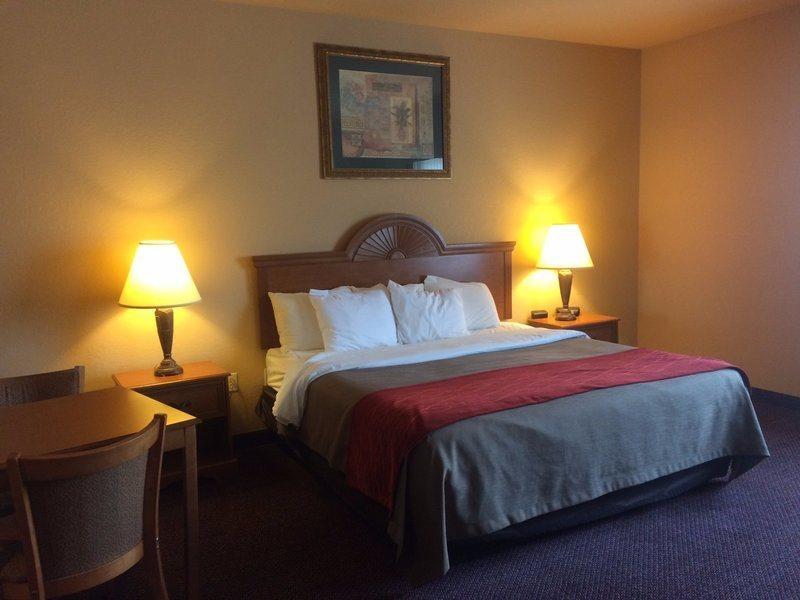Comfort Inn & Suites And Suites Fredericksburg Bagian luar foto