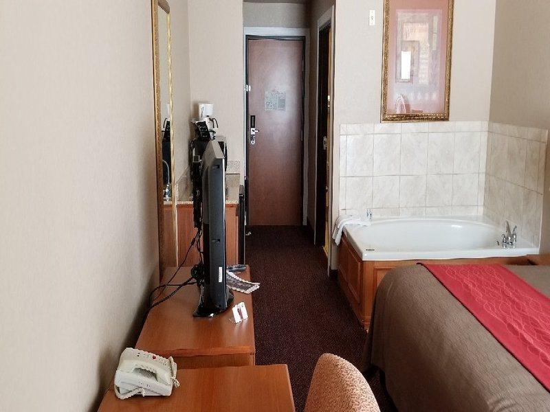 Comfort Inn & Suites And Suites Fredericksburg Bagian luar foto