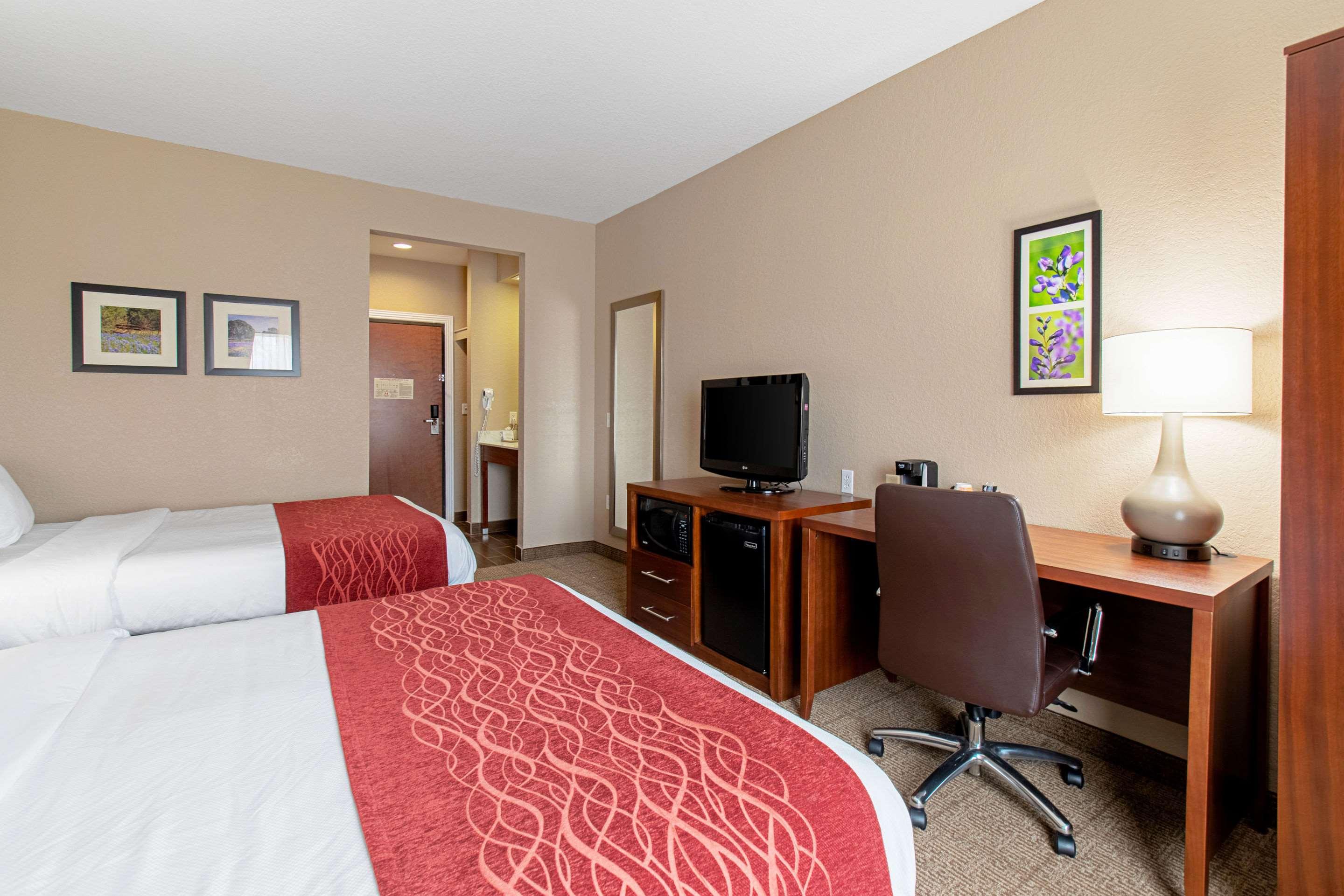 Comfort Inn & Suites And Suites Fredericksburg Bagian luar foto