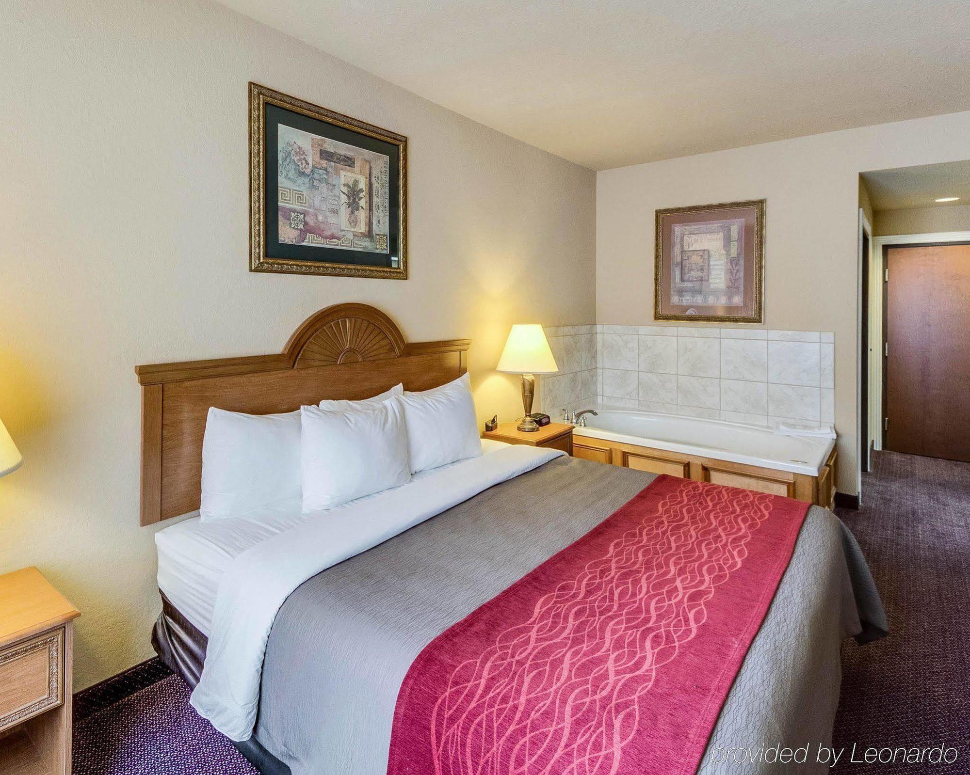 Comfort Inn & Suites And Suites Fredericksburg Bagian luar foto